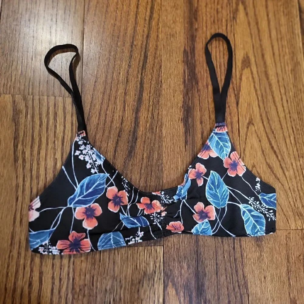 Urban OutfittersâFloralâBraletteâNWOTâXSâBlackâWhiteâPinkâGreen